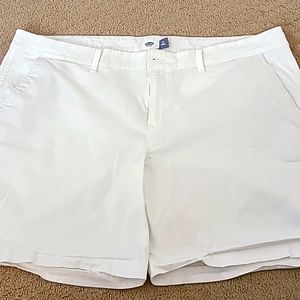 Old Navy women's white shorts, size 18